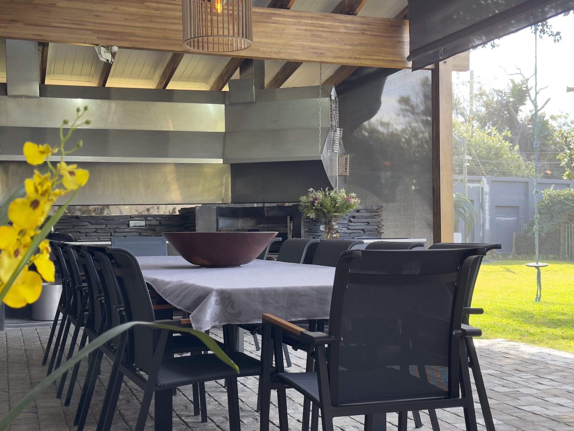 Covered Dining & Braai Area